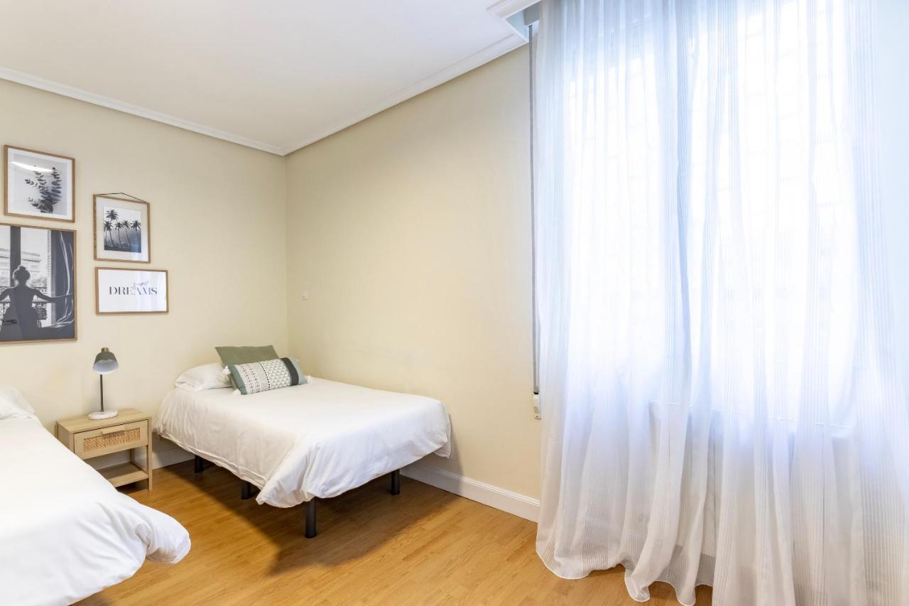 Akomodat En Apartamento En El Centro De Bilbao Con Parking Kültér fotó