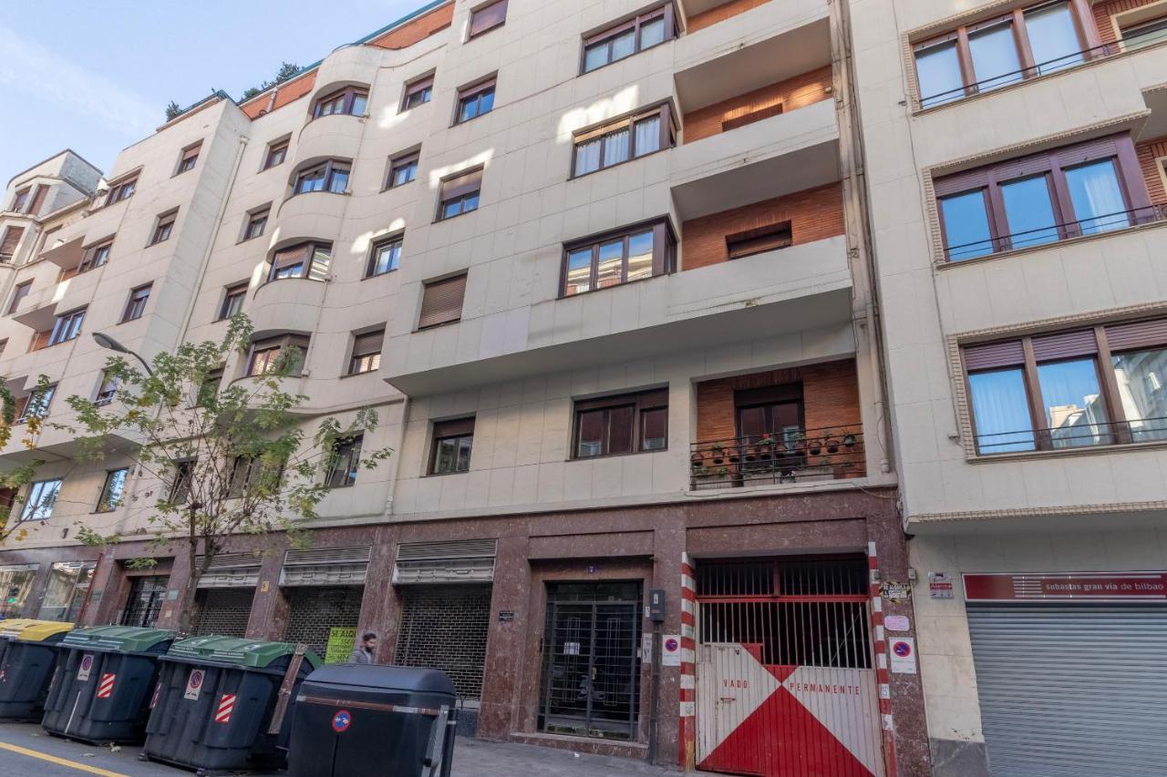 Akomodat En Apartamento En El Centro De Bilbao Con Parking Kültér fotó